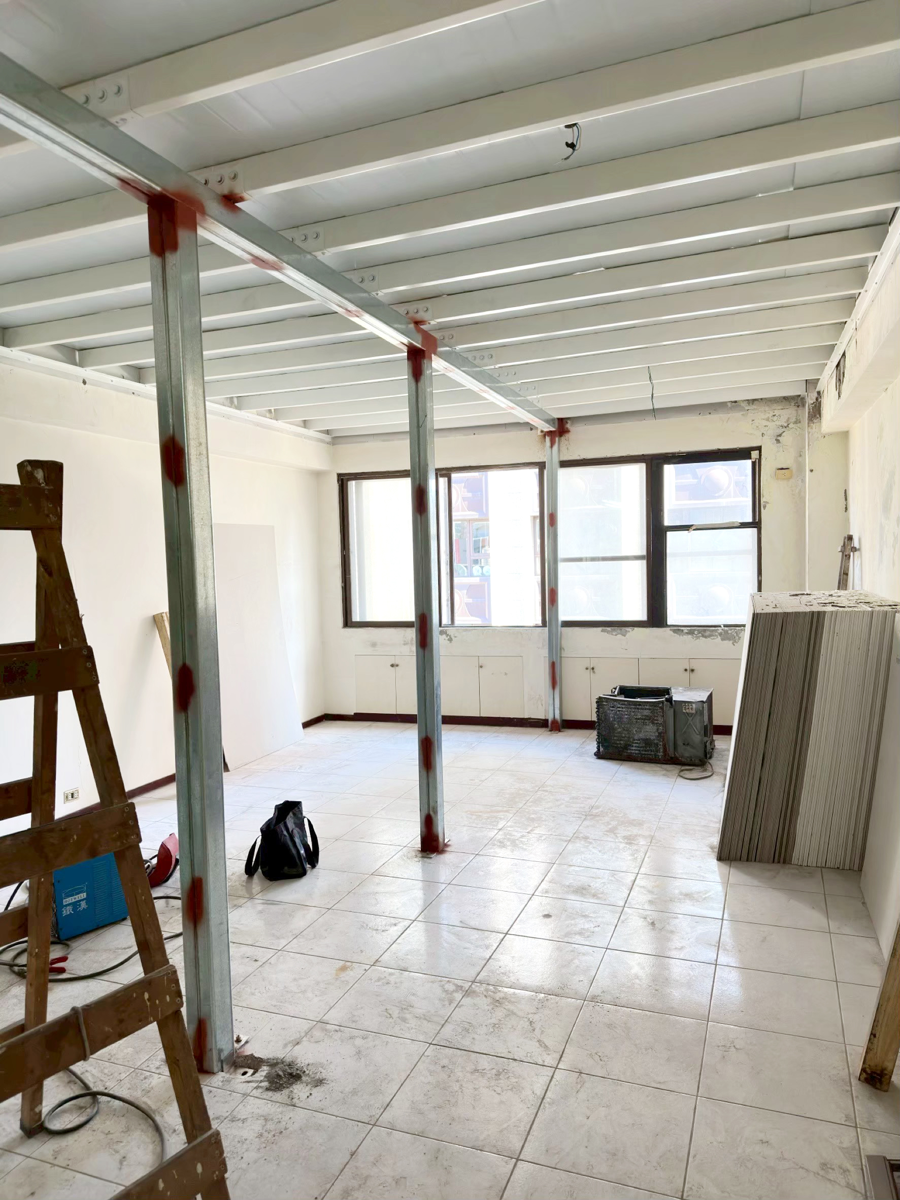 老屋翻新預算怎麼抓？漏水、壁癌怎麼治？老公寓翻修 5 大雷區與高 CP 值破解法